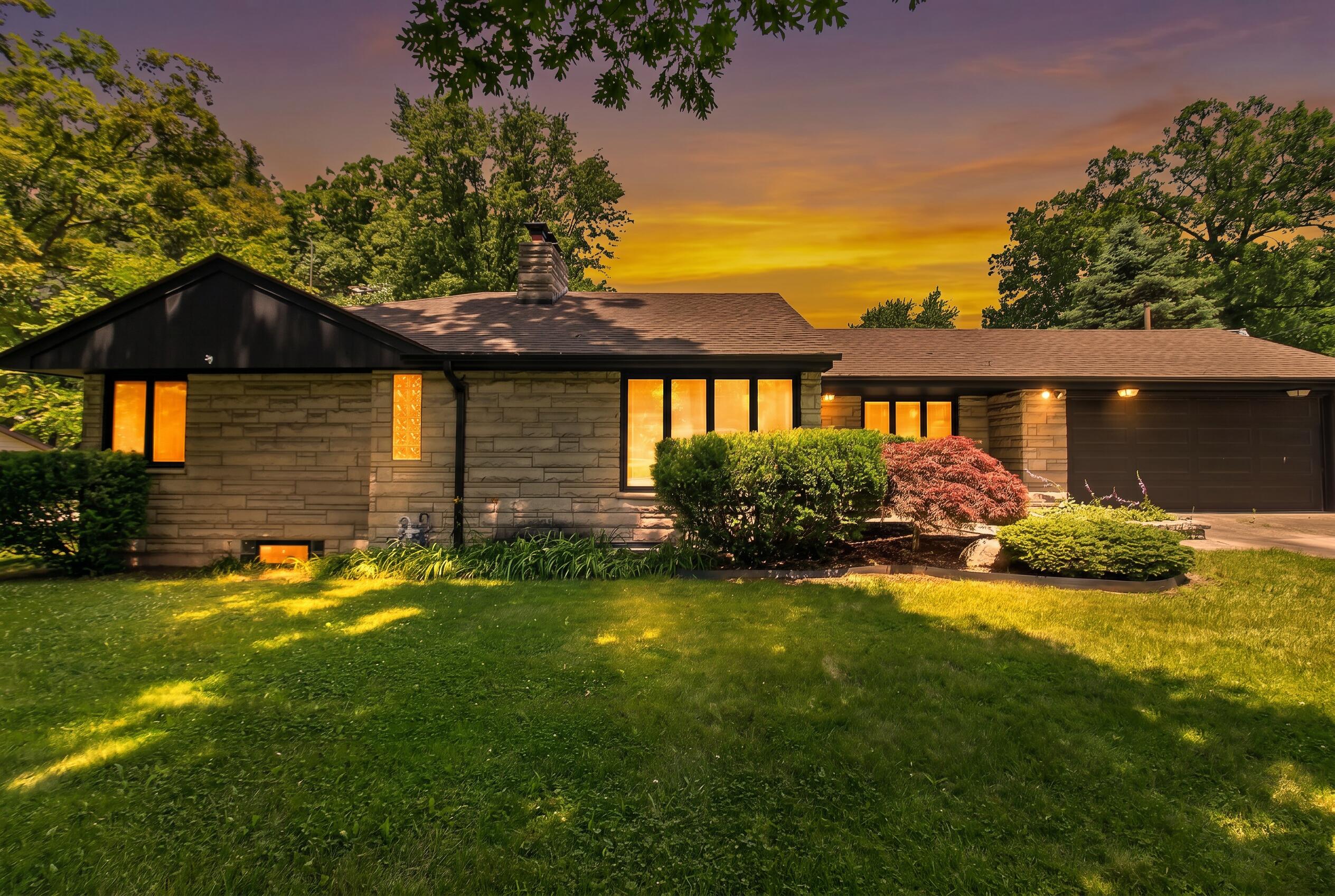 120 East Oak Hill Road Porter, IN 46304 - Photo 22 of 44 2528x1696