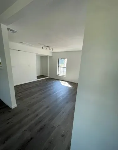 $1,400 | 613 South Saunders Street, Seguin, TX 78155