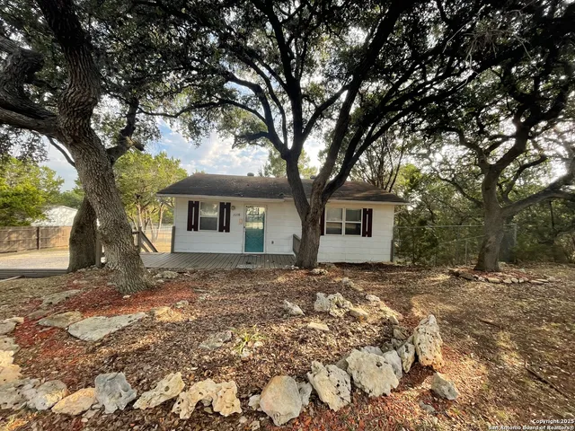 $975 | 2238 Deer Run Pass, Canyon Lake, TX 78133