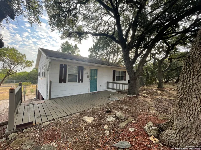 $975 | 2238 Deer Run Pass, Canyon Lake, TX 78133