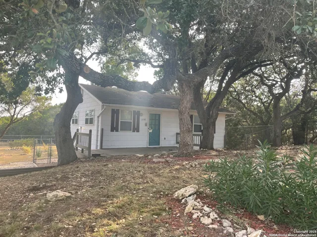 $975 | 2238 Deer Run Pass, Canyon Lake, TX 78133