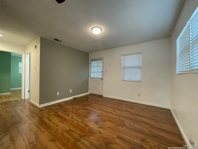 $975 | 2238 Deer Run Pass, Canyon Lake, TX 78133