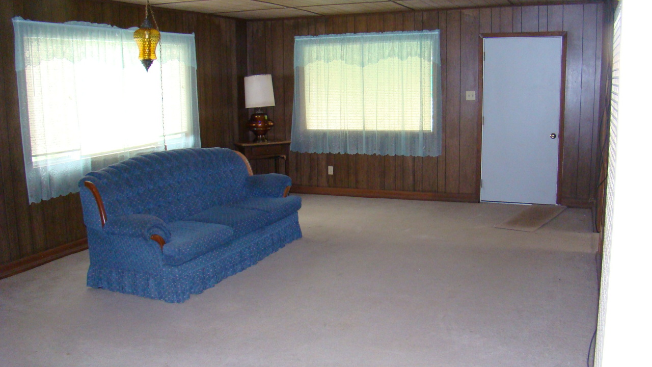 8520 Silver Bridge Road Palo Cedro, CA 96073 - Photo 10 of 14 Guest House Living Room