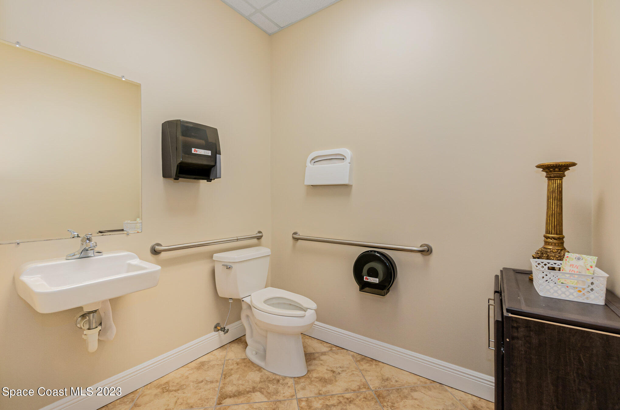 4875 North Wickham Road, Unit 106109 Melbourne, FL 32940 - Photo 22 of 24 Restroom