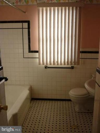 1309 Roxanna Road Northwest Washington, DC 20012 - Photo 4 of 12 Bath #1
