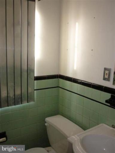 1309 Roxanna Road Northwest Washington, DC 20012 - Photo 8 of 12 Bath #2