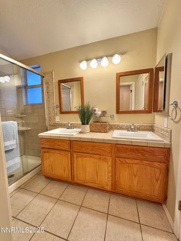 $2,395 | 923 Edgecliff Drive, Reno, NV 89523