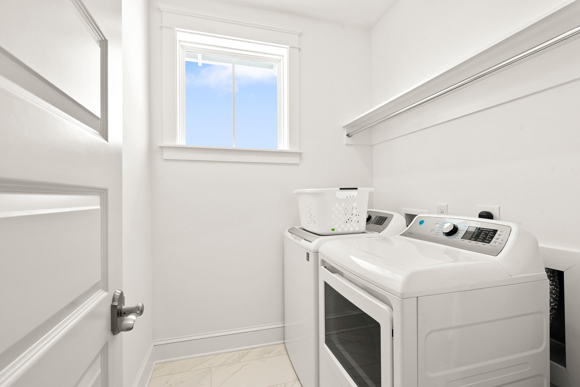 39 Candlehouse Ln Inlet Beach Inlet Beach, FL 32461 - Photo 16 of 26 a utility room with dryer and washer