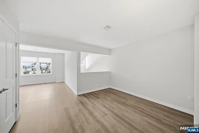 $3,088 | 764 New Bridge Road, Unit 2P, Teaneck, NJ 07666