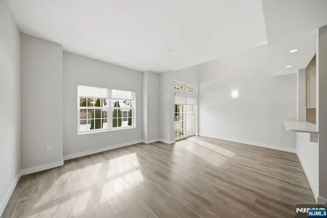 $3,088 | 764 New Bridge Road, Unit 2P, Teaneck, NJ 07666