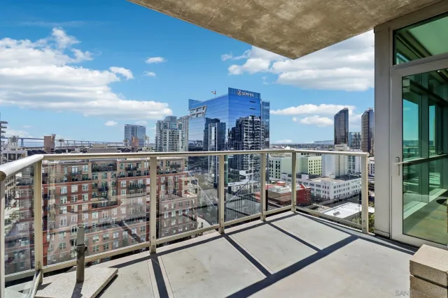 $809,900 | 800 The Mark Lane, Unit 1606, San Diego, CA 92101