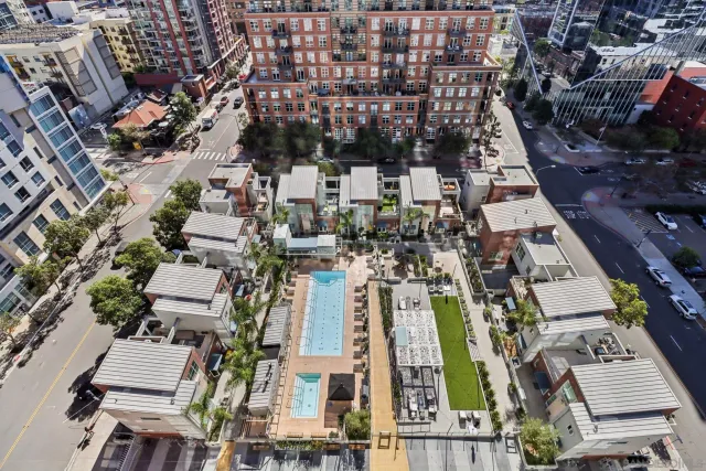 $809,900 | 800 The Mark Lane, Unit 1606, San Diego, CA 92101