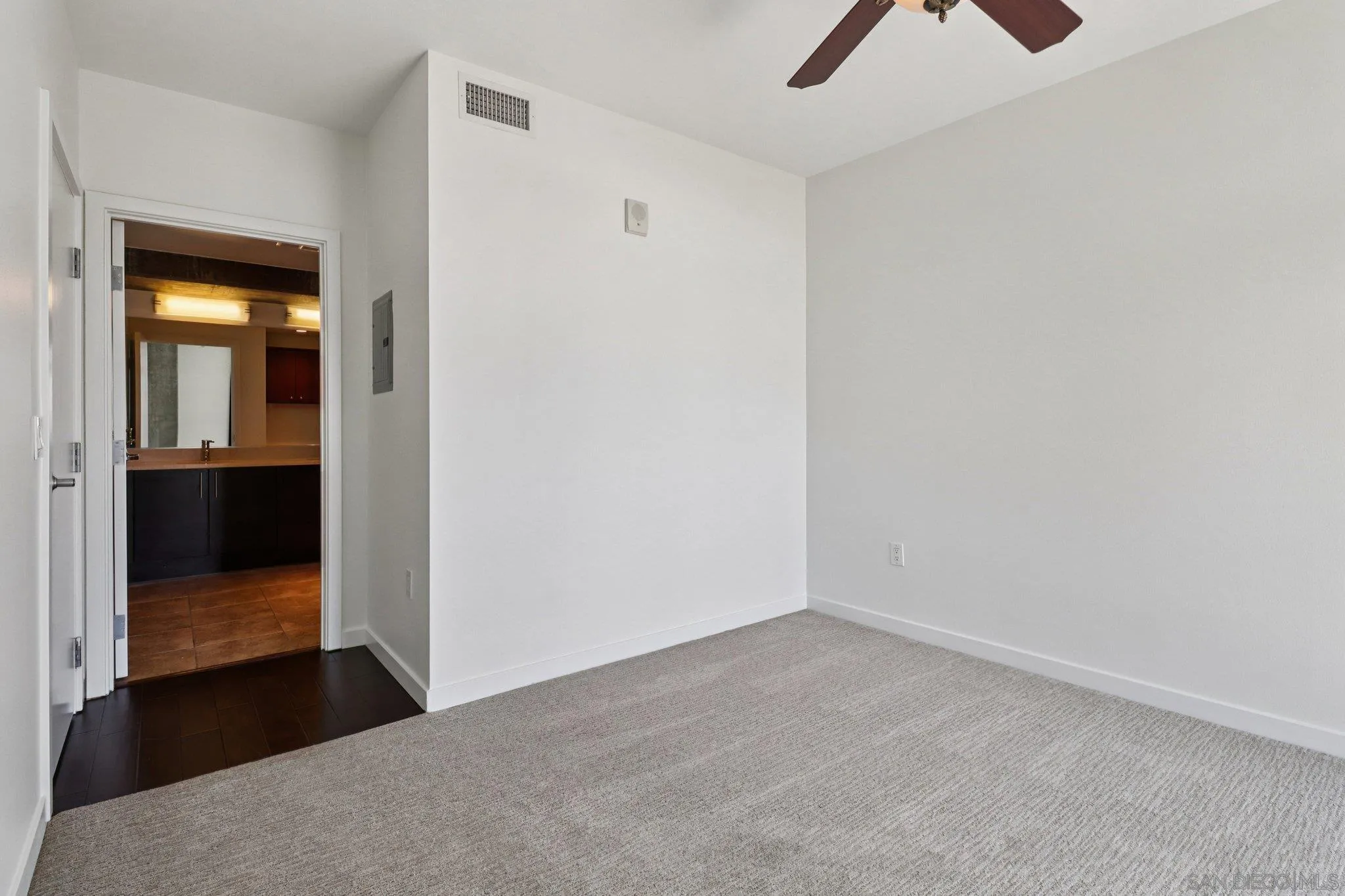 800 The Mark Lane, Unit 1606 San Diego, CA 92101 - Photo 27 of 50