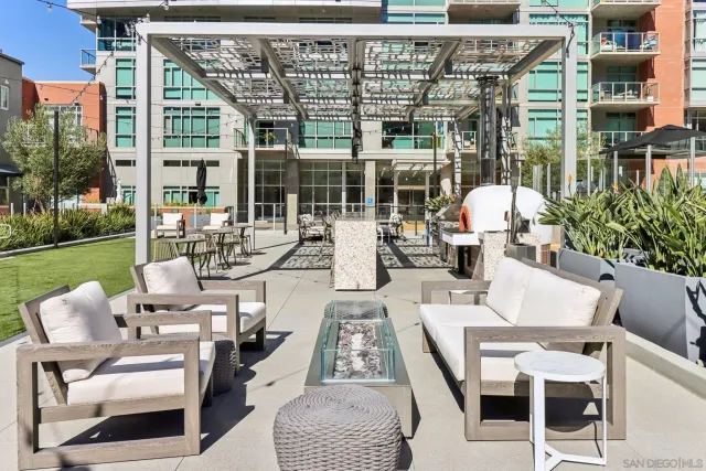 $809,900 | 800 The Mark Lane, Unit 1606, San Diego, CA 92101