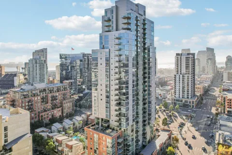 $809,900 | 800 The Mark Lane, Unit 1606, San Diego, CA 92101