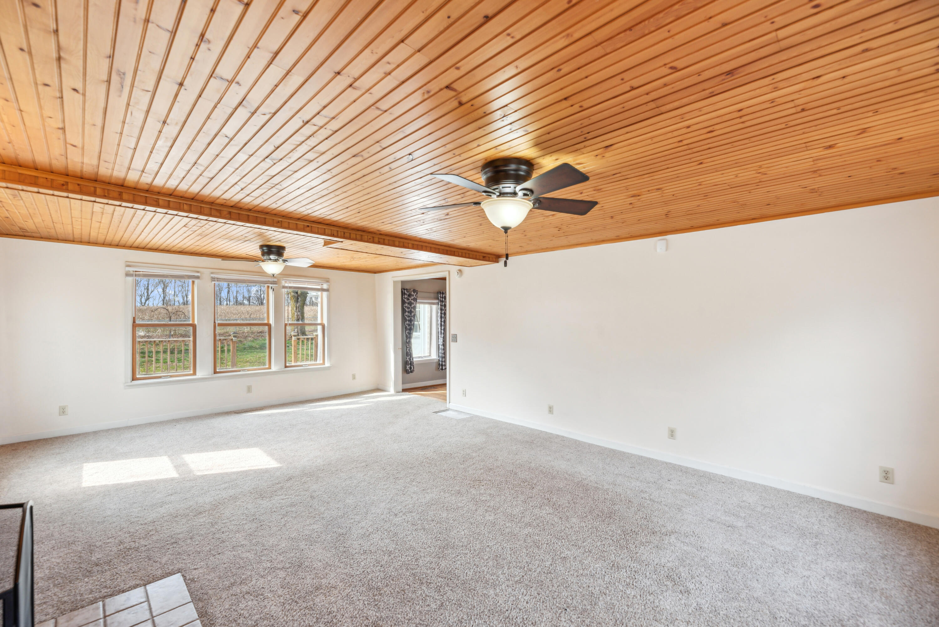 6308 East Becht Road Coloma, MI 49038 - Photo 7 of 28 06_Imterior
