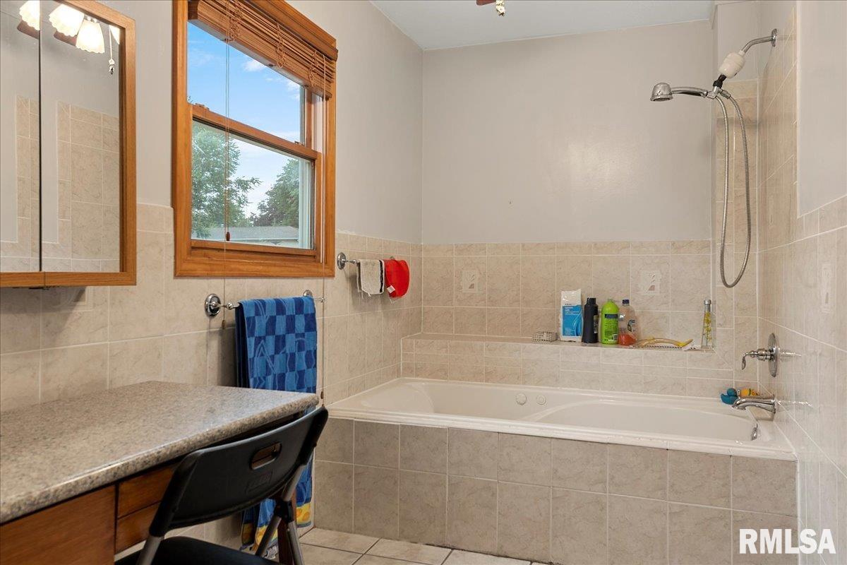 111 Willow Road Rochester, IL 62563 - Photo 23 of 45