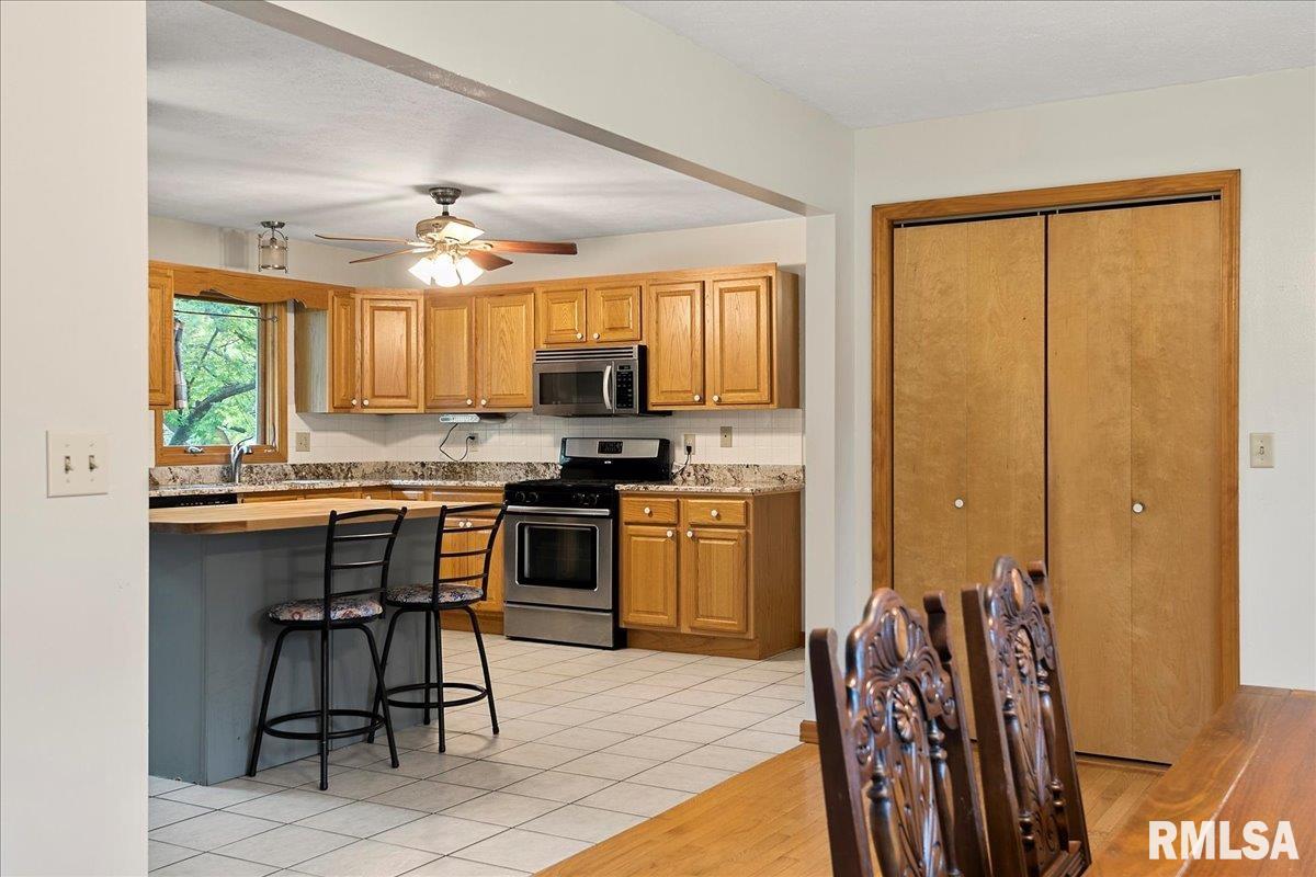 111 Willow Road Rochester, IL 62563 - Photo 7 of 45
