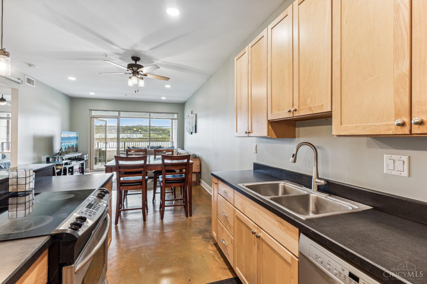 2260 Riverside Drive, Unit 205 Cincinnati, OH 45202 - Photo 11 of 37