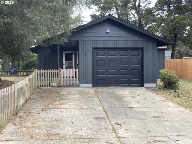 $349,900 | 1925 Upas Street, Florence, OR 97439