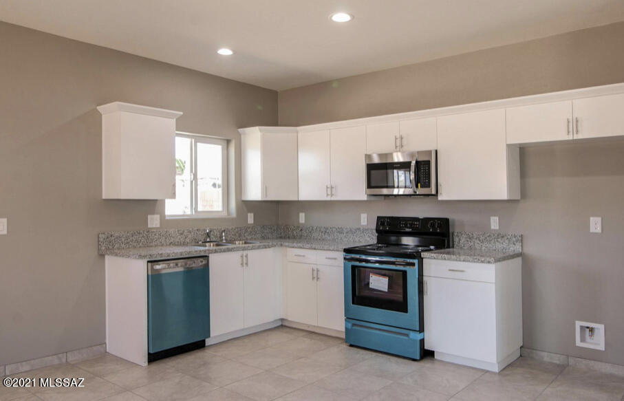 2552 West Roadrunner Road Tucson, AZ 85746 - Photo 2 of 9