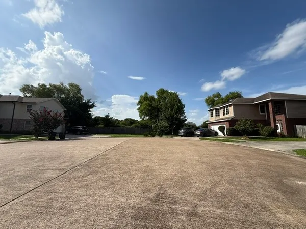 $2,800 | 2410 Ranna Court, Sugar Land, TX 77498