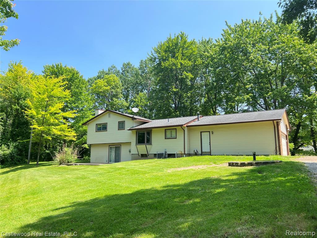 8865 Michigamme Road Clarkston, MI 48348 - Photo 8 of 19 Gallery Image 8