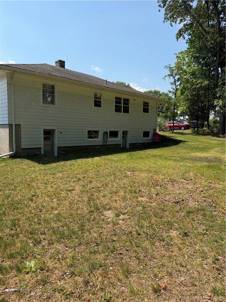 101 Iroquois Road Cumberland, RI 02864 - Photo 5 of 33