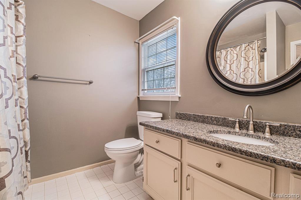 822 Augusta Drive Rochester Hills, MI 48309 - Photo 22 of 35