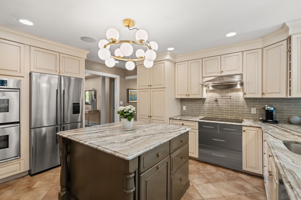 120 Cynthia Road Newton, MA 02459 - Photo 8 of 30