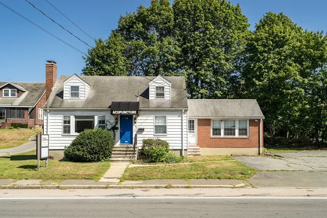 $625,000 | 192 Lexington Street, Woburn, MA 01801