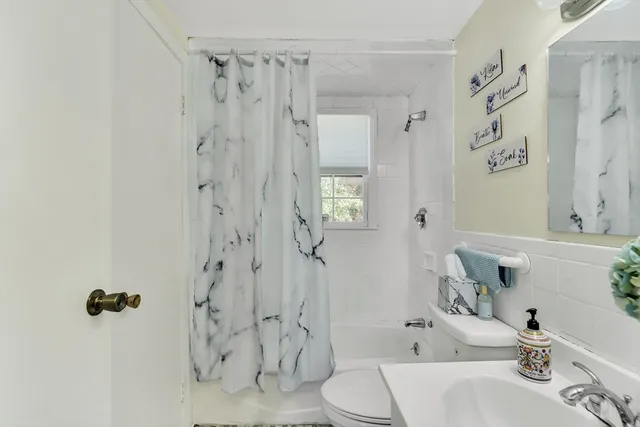 $625,000 | 192 Lexington Street, Woburn, MA 01801