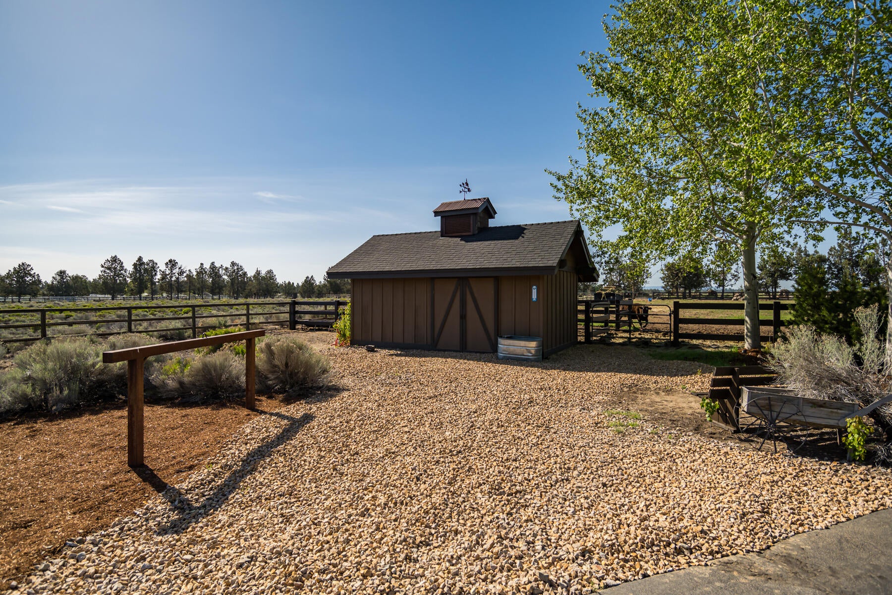 20460 Harper Road Bend, OR 97703 - Photo 88 of 105 JH5_1152
