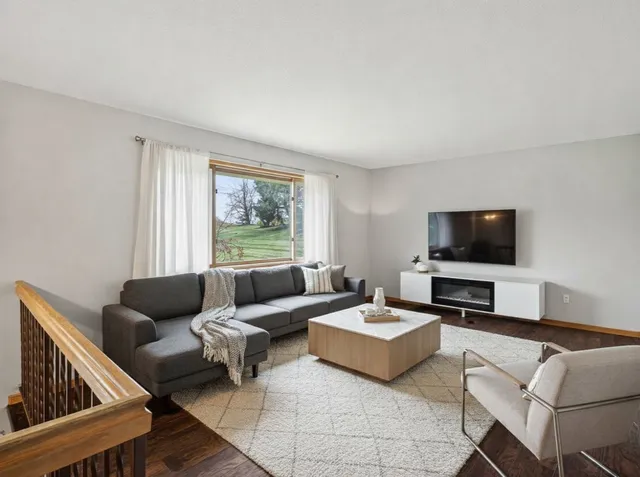 $269,000 | 7275 Pontiac Circle, Chanhassen, MN 55317