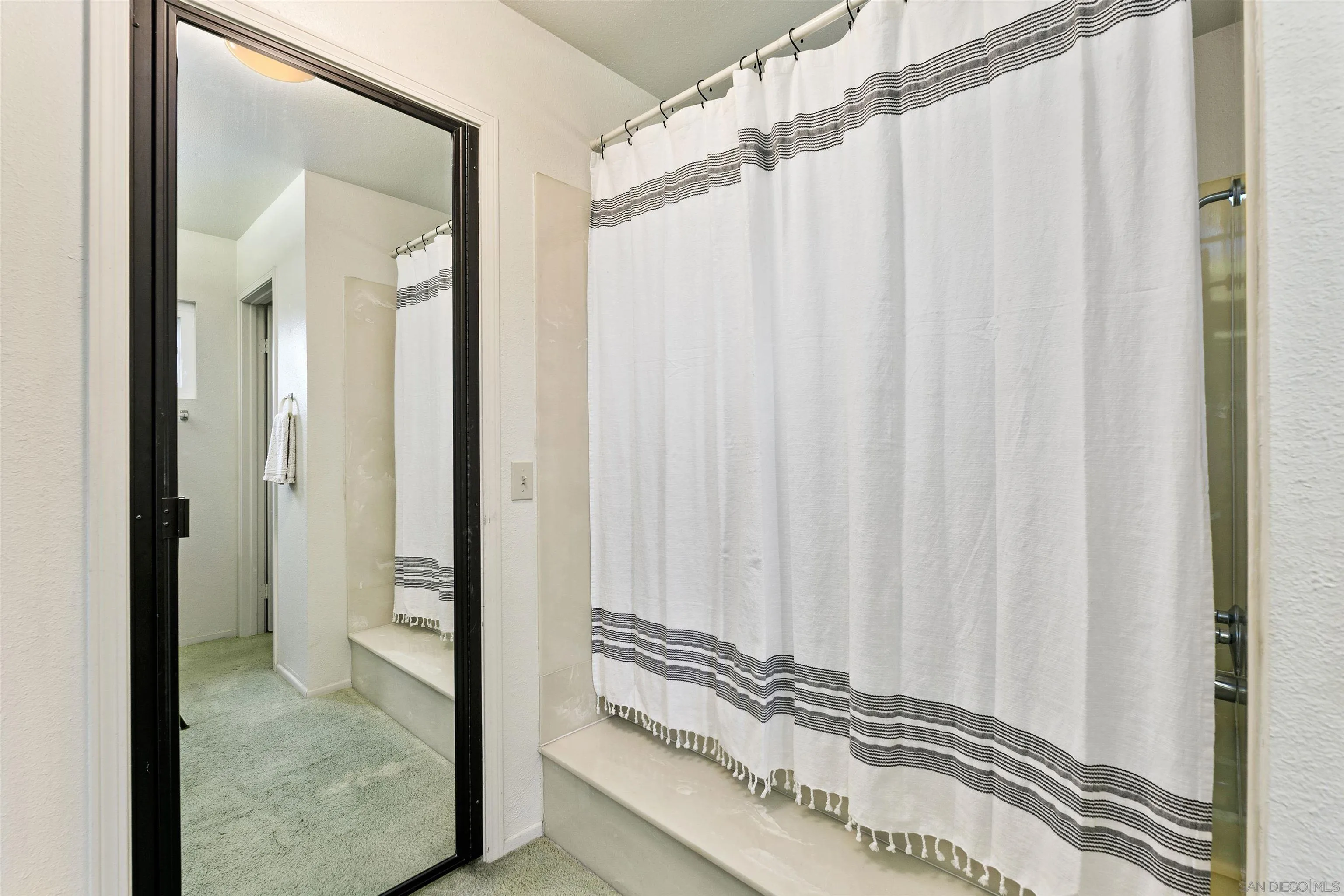 4793 Gateshead Road Carlsbad, CA 92010 - Photo 19 of 34 Gallery Image 19
