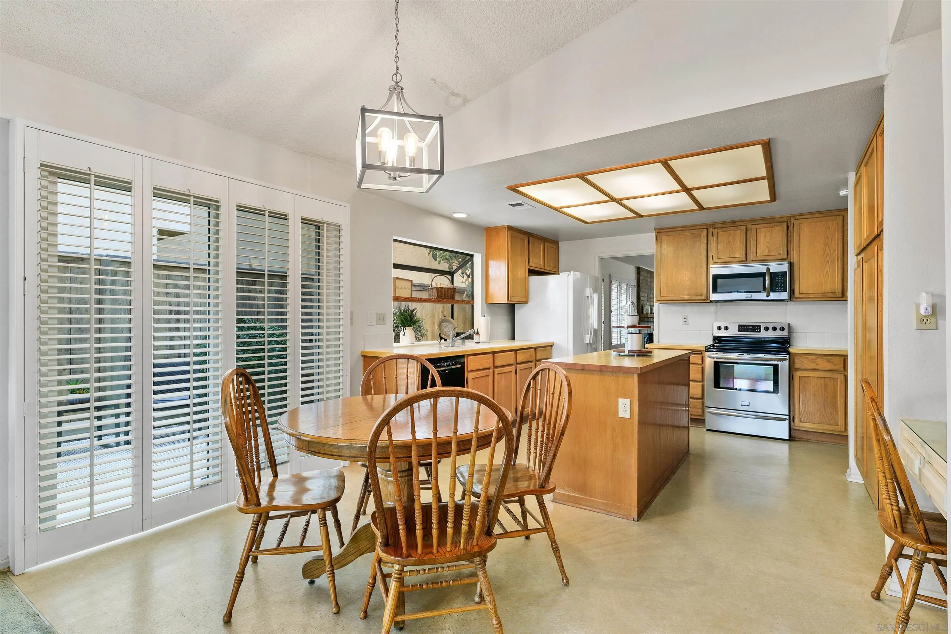 4793 Gateshead Road Carlsbad, CA 92010 - Photo 8 of 34 Gallery Image 8