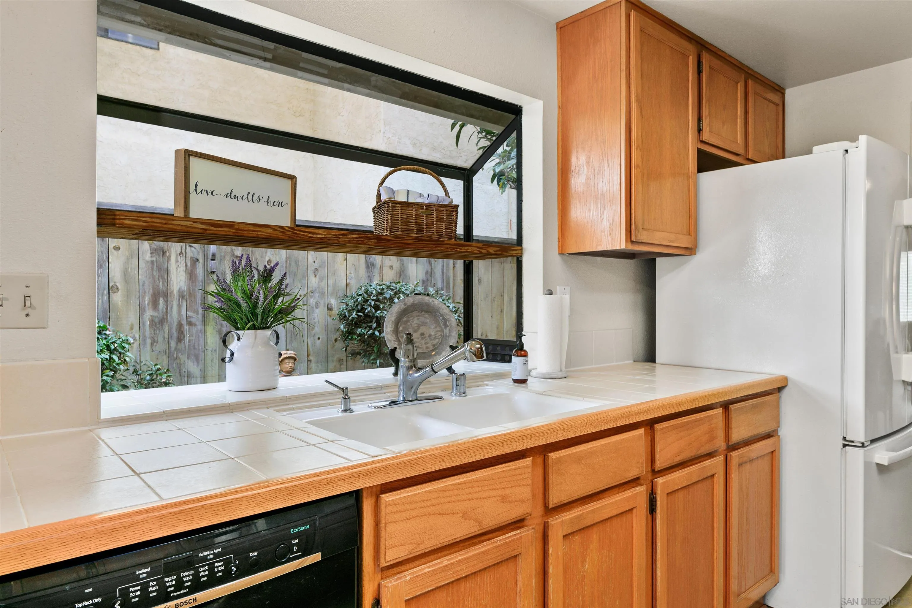 4793 Gateshead Road Carlsbad, CA 92010 - Photo 10 of 34 Gallery Image 10
