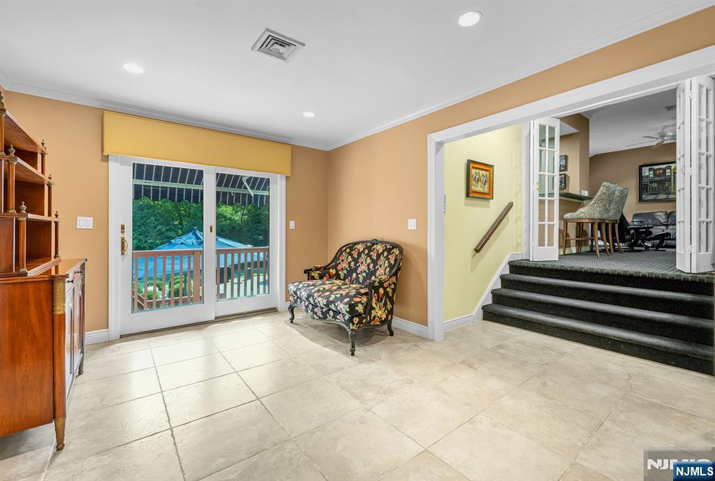 24 Vanderbeck Lane Mahwah, NJ 07430 - Photo 14 of 47
