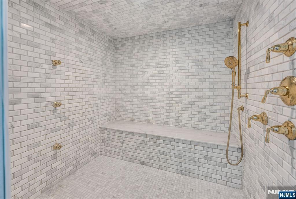 24 Vanderbeck Lane Mahwah, NJ 07430 - Photo 25 of 47