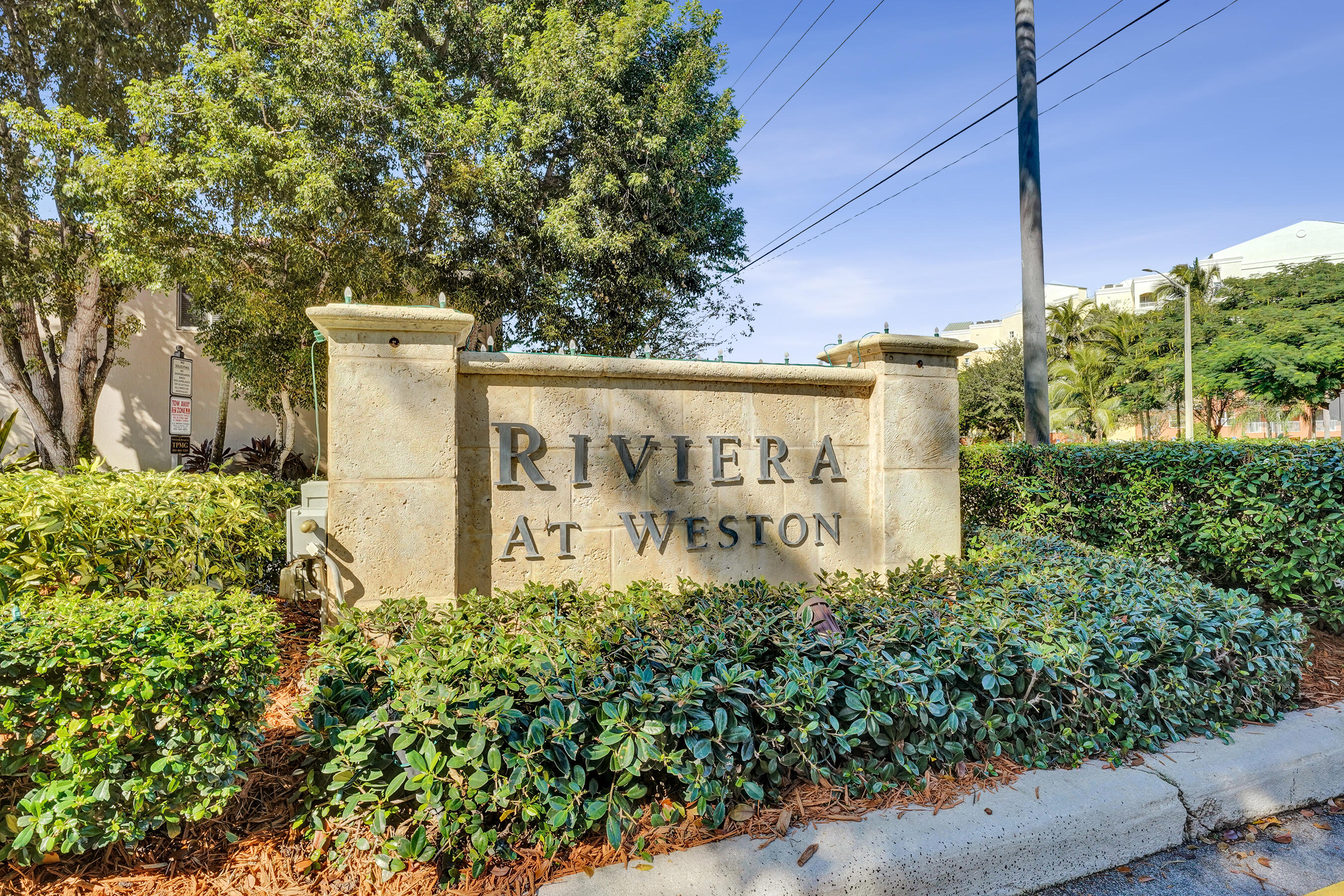 173 Riviera Circle Weston, FL 33326 - Photo 7 of 41 DSC09315