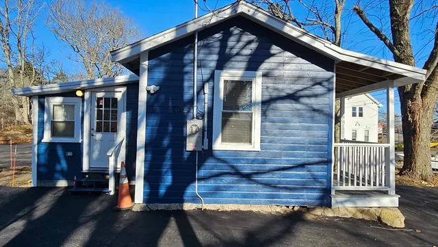 $2,300 | 825 Scenic Highway, Unit 11, Bourne, MA 02532