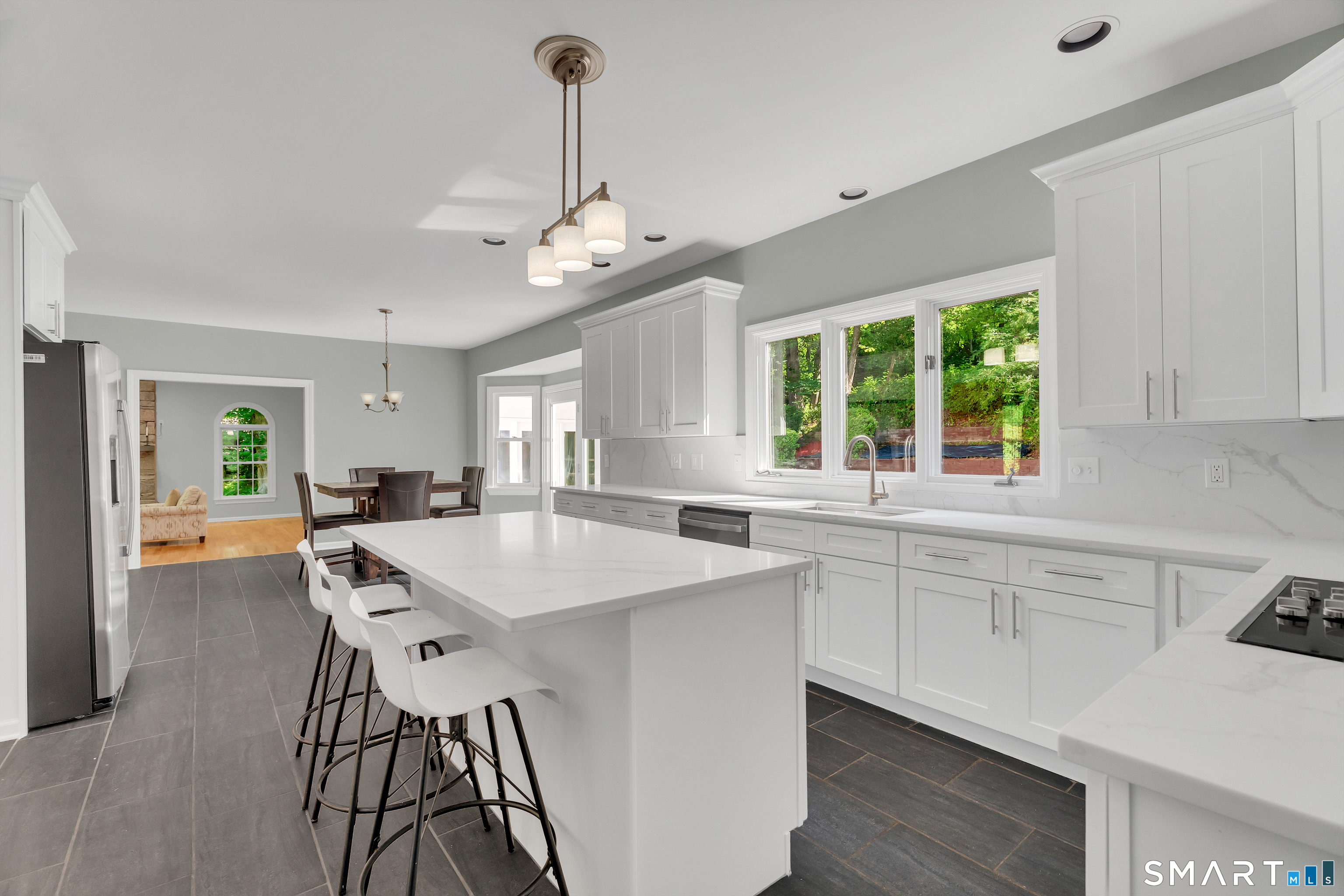 141 Putting Green Road Trumbull, CT 06611 - Photo 6 of 40