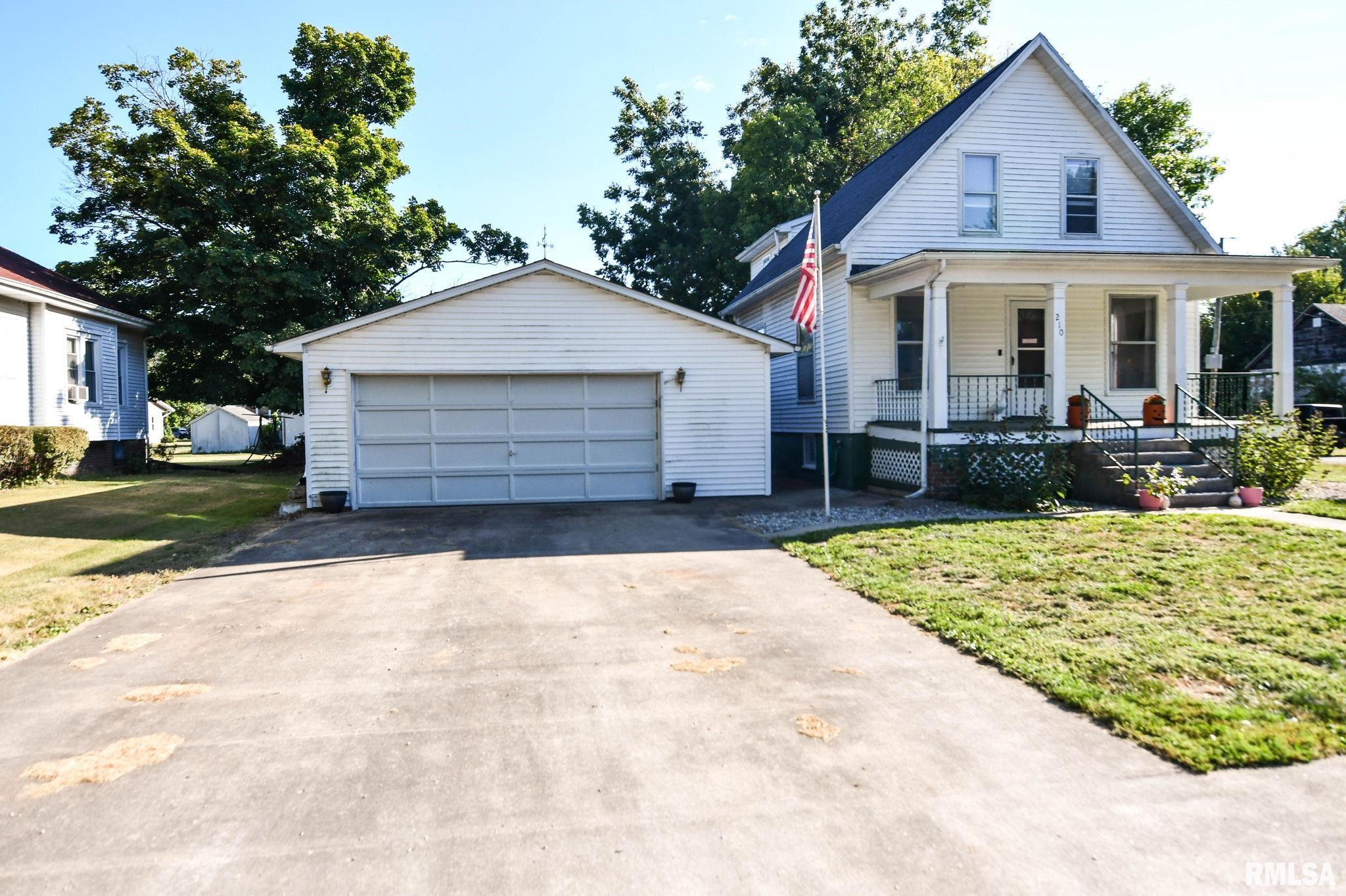 210 4th Street Morrisonville, IL 62546 - Photo 2 of 43