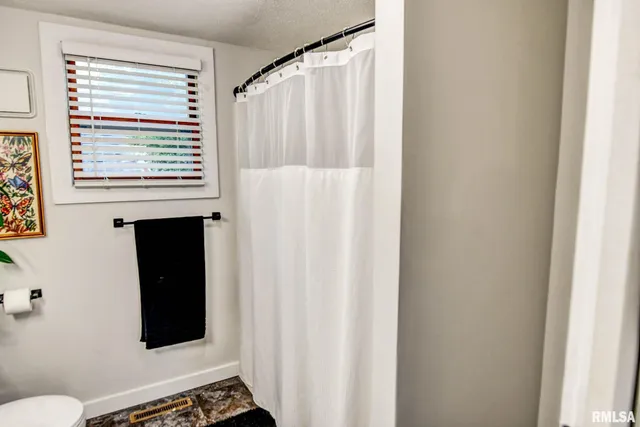 $125,000 | 210 4th Street, Morrisonville, IL 62546