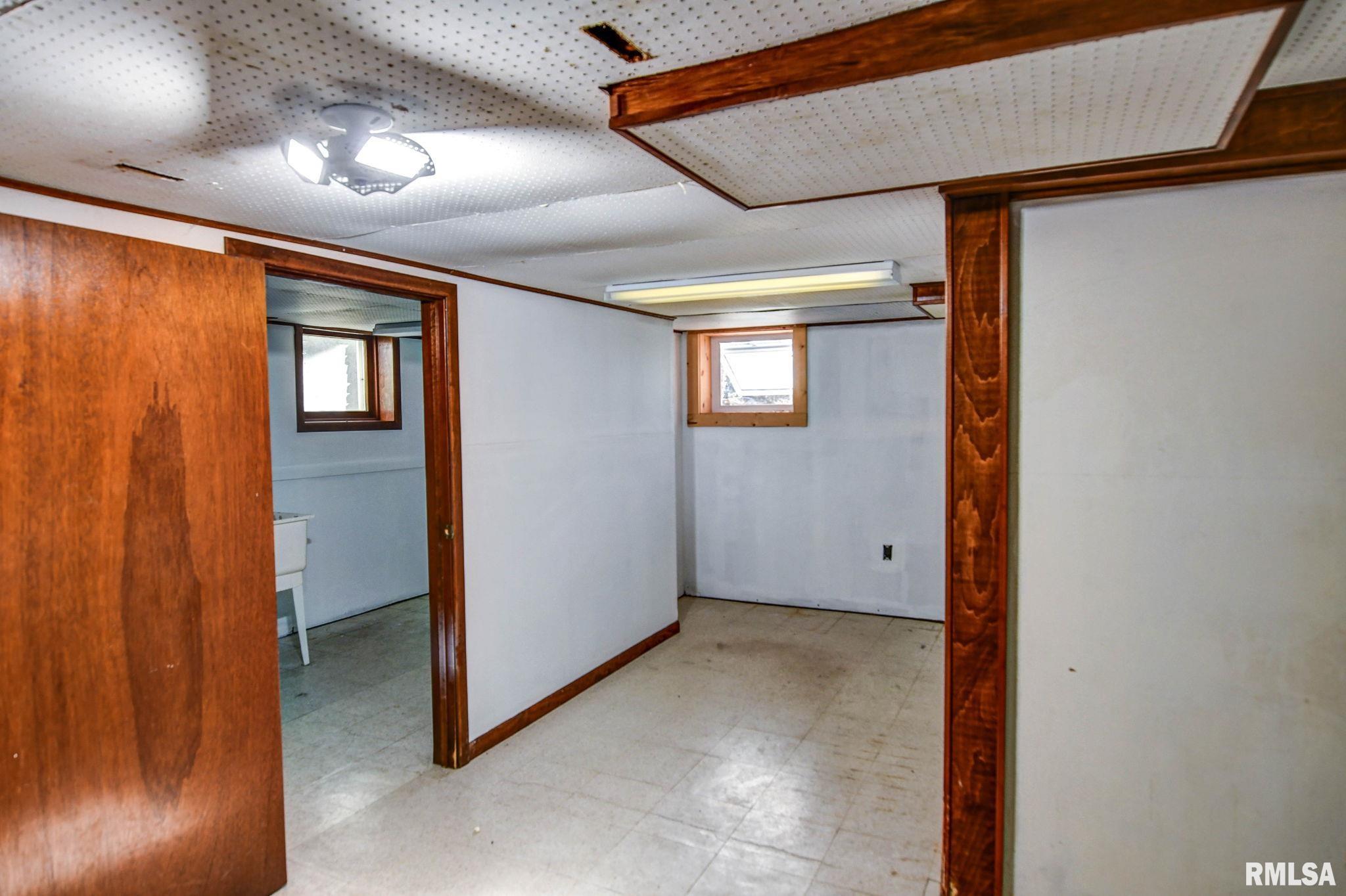 210 4th Street Morrisonville, IL 62546 - Photo 25 of 43