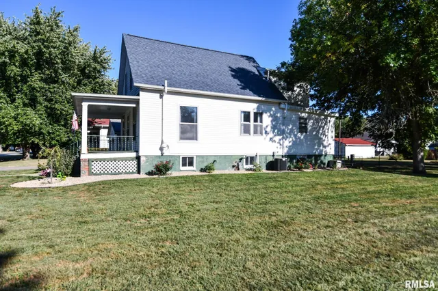 $125,000 | 210 4th Street, Morrisonville, IL 62546