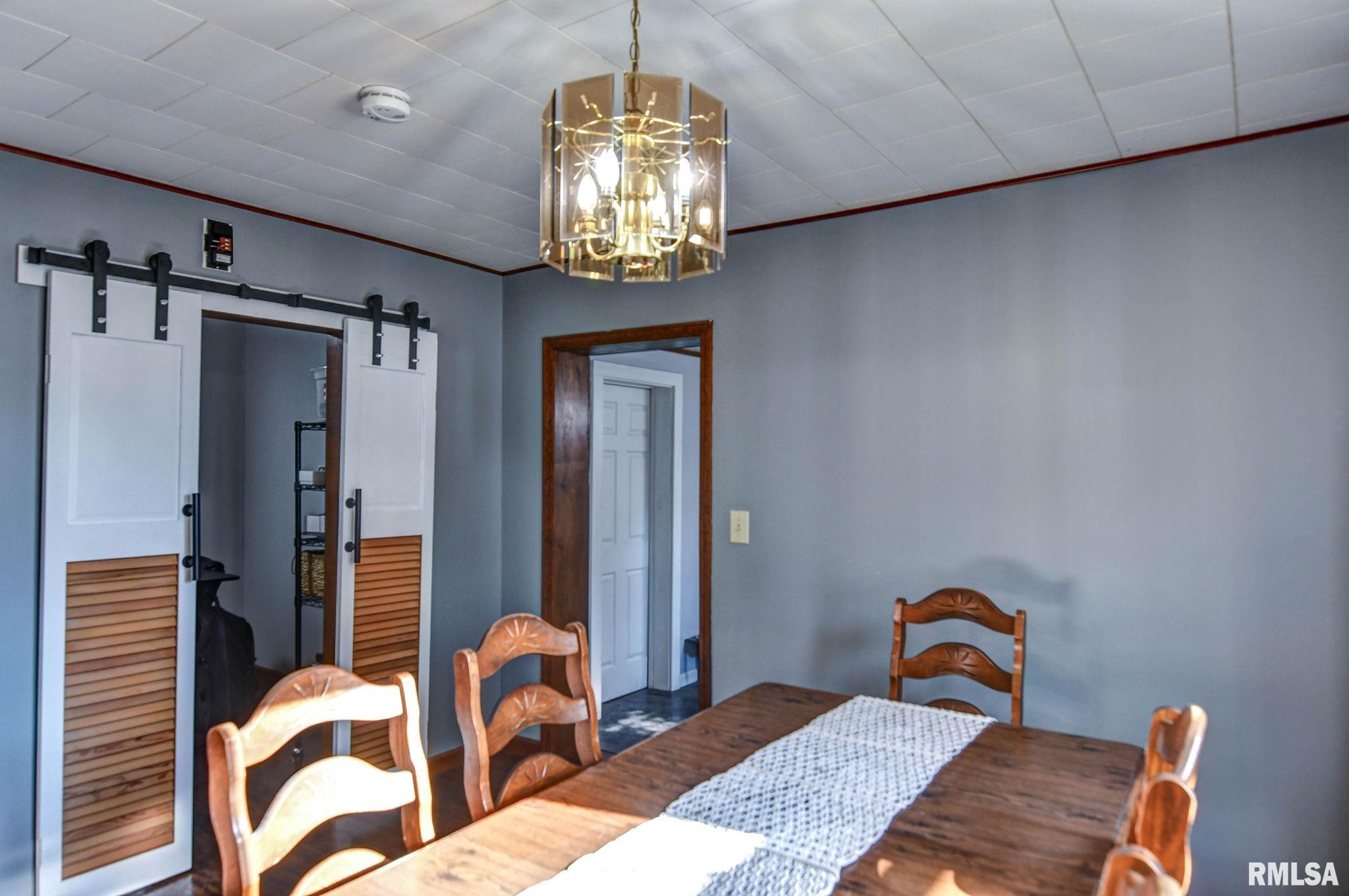 210 4th Street Morrisonville, IL 62546 - Photo 10 of 43