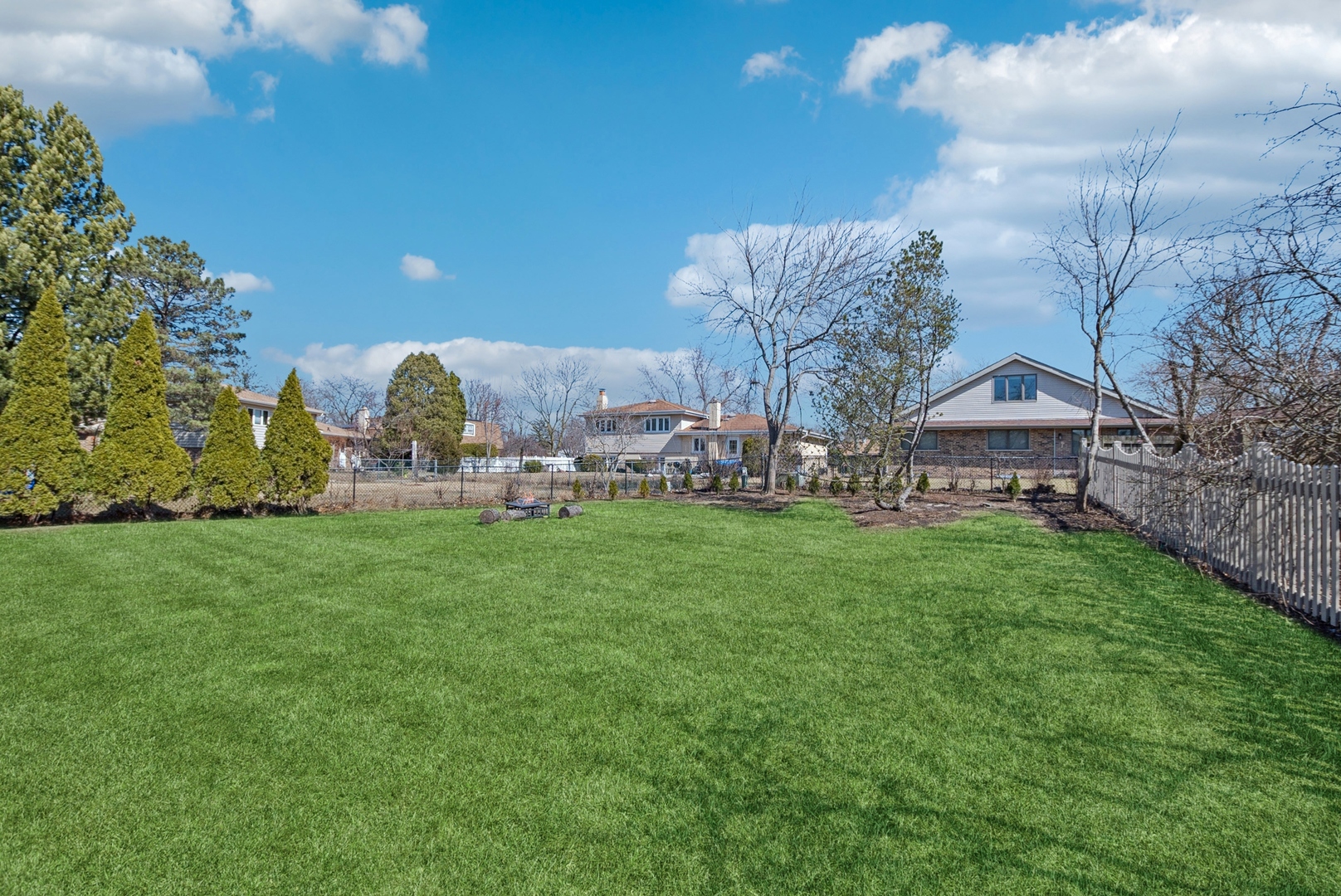 7925 Glen Lane Darien, IL 60561 - Photo 6 of 25 a view of a garden