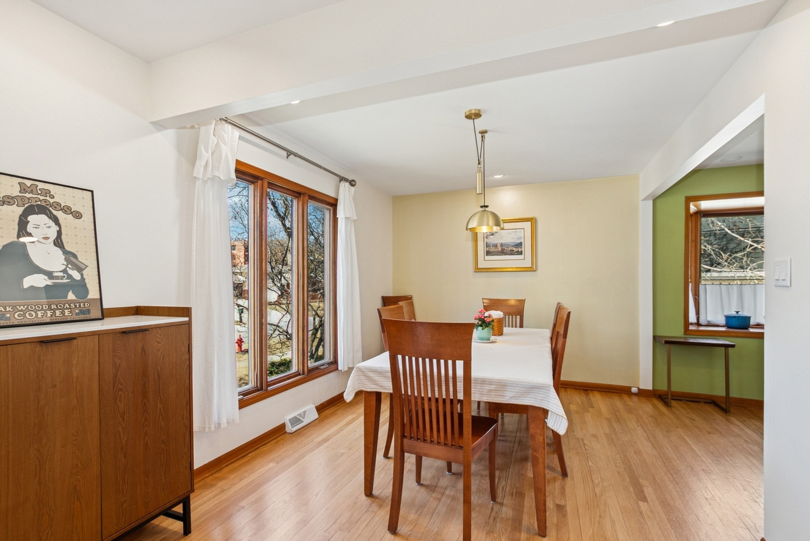 7925 Glen Lane Darien, IL 60561 - Photo 9 of 25 a dining room with furniture and window