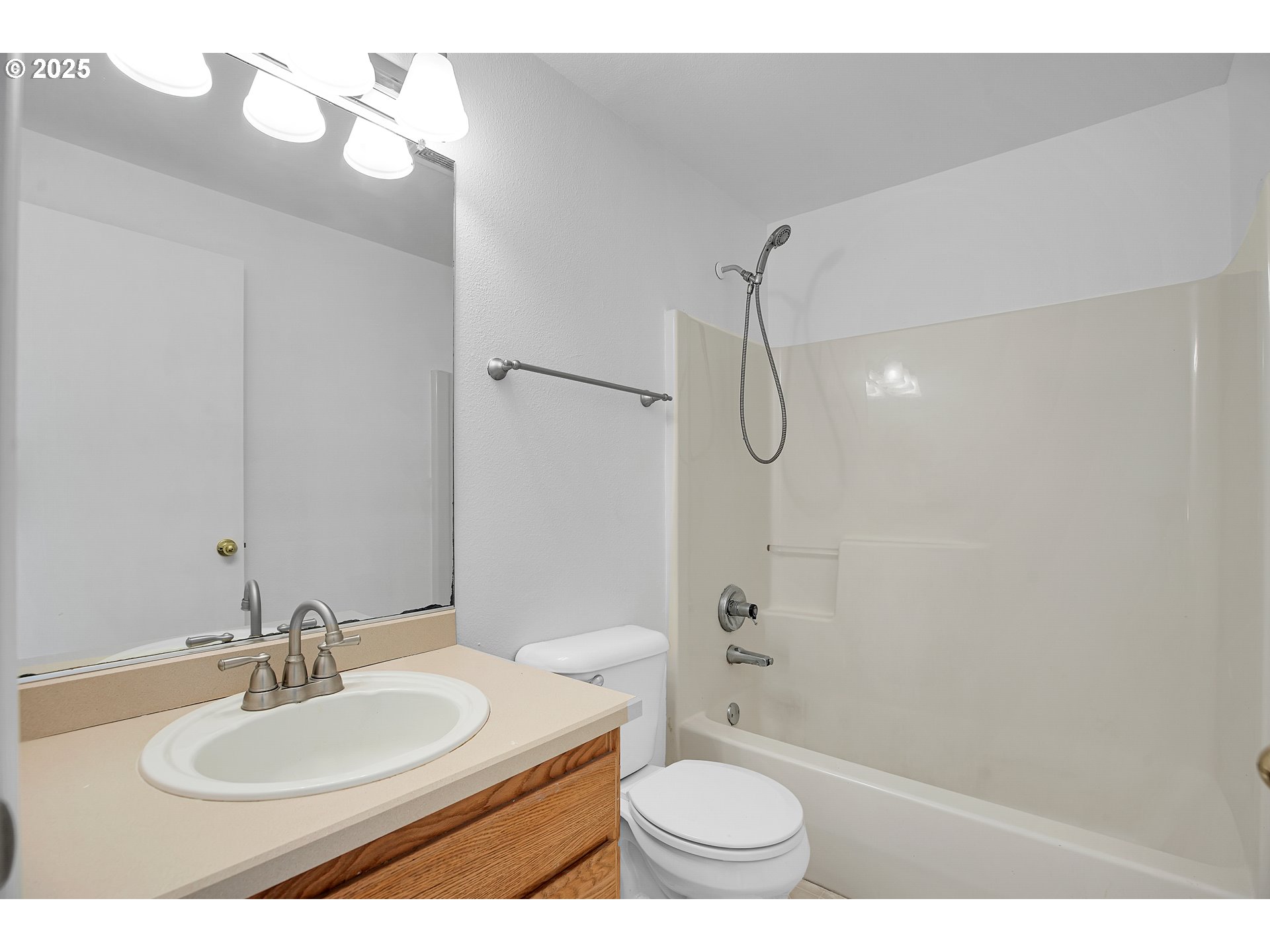 16916 Southwest Whitley Way Beaverton, OR 97006 - Photo 33 of 39